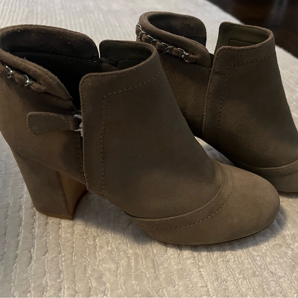 Brand new never worn Chanel camel color sparkle ankle boots with silver hardware - Picture 6 of 6